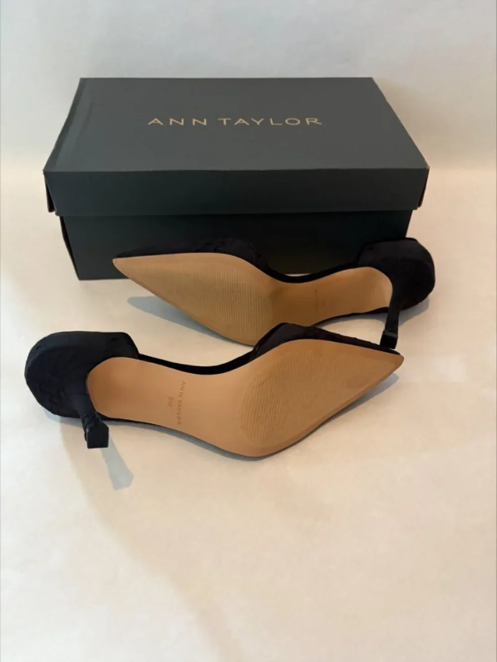 New in Box Ann Taylor Black D'Orsay Eyelet Pumps Heels Size 9